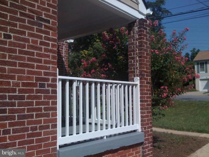 825 Ray Road Hyattsville, MD 20783 - Photo 3 of 14 Porch