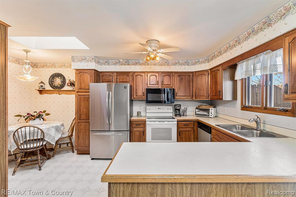 1433 Flushing Road Flushing, MI 48433 - Photo 10 of 28