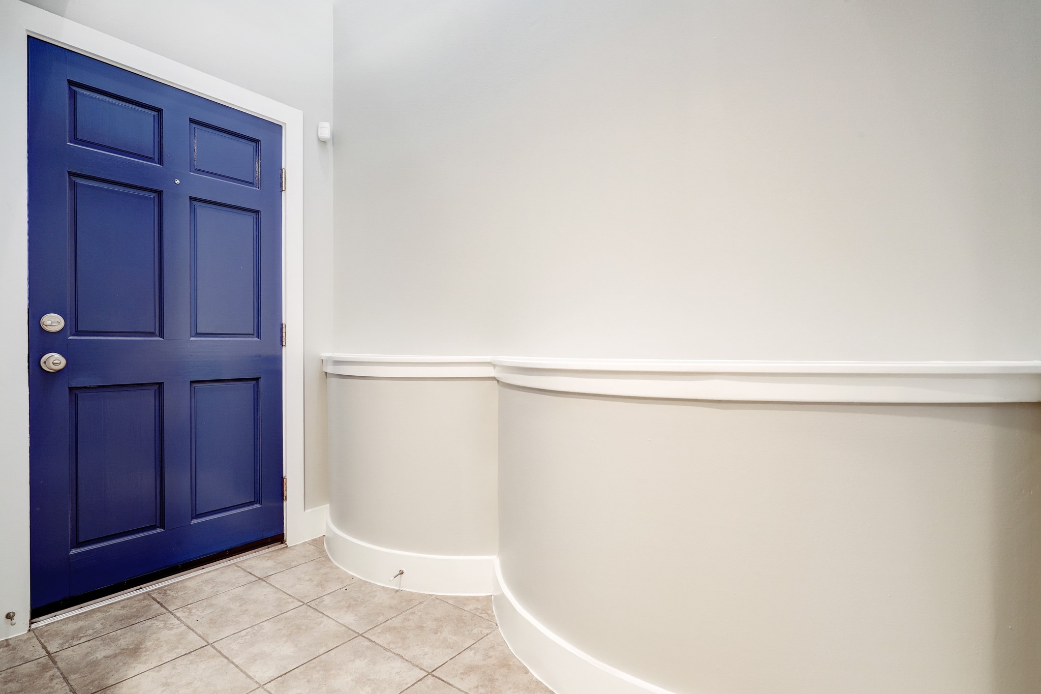 3438 Rolgom Pl Court Houston, TX 77021 - Photo 2 of 18 Welcome home, enjoy the built-in space in the entryway