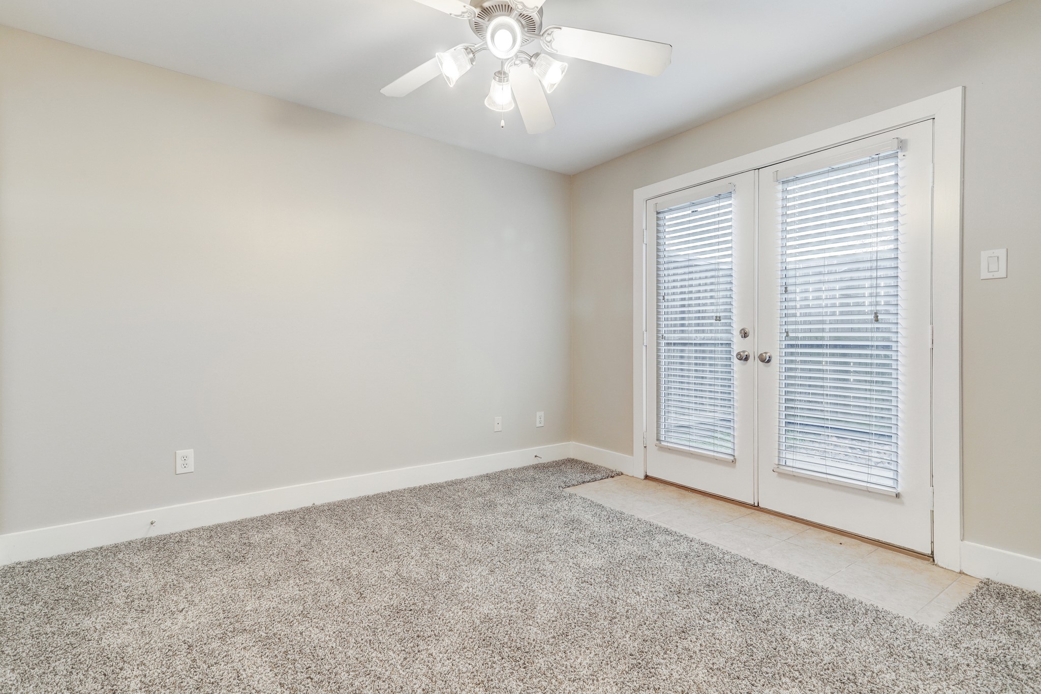 3438 Rolgom Pl Court Houston, TX 77021 - Photo 5 of 18 Secondary bedroom on the first floor with access to the outdoor patio
