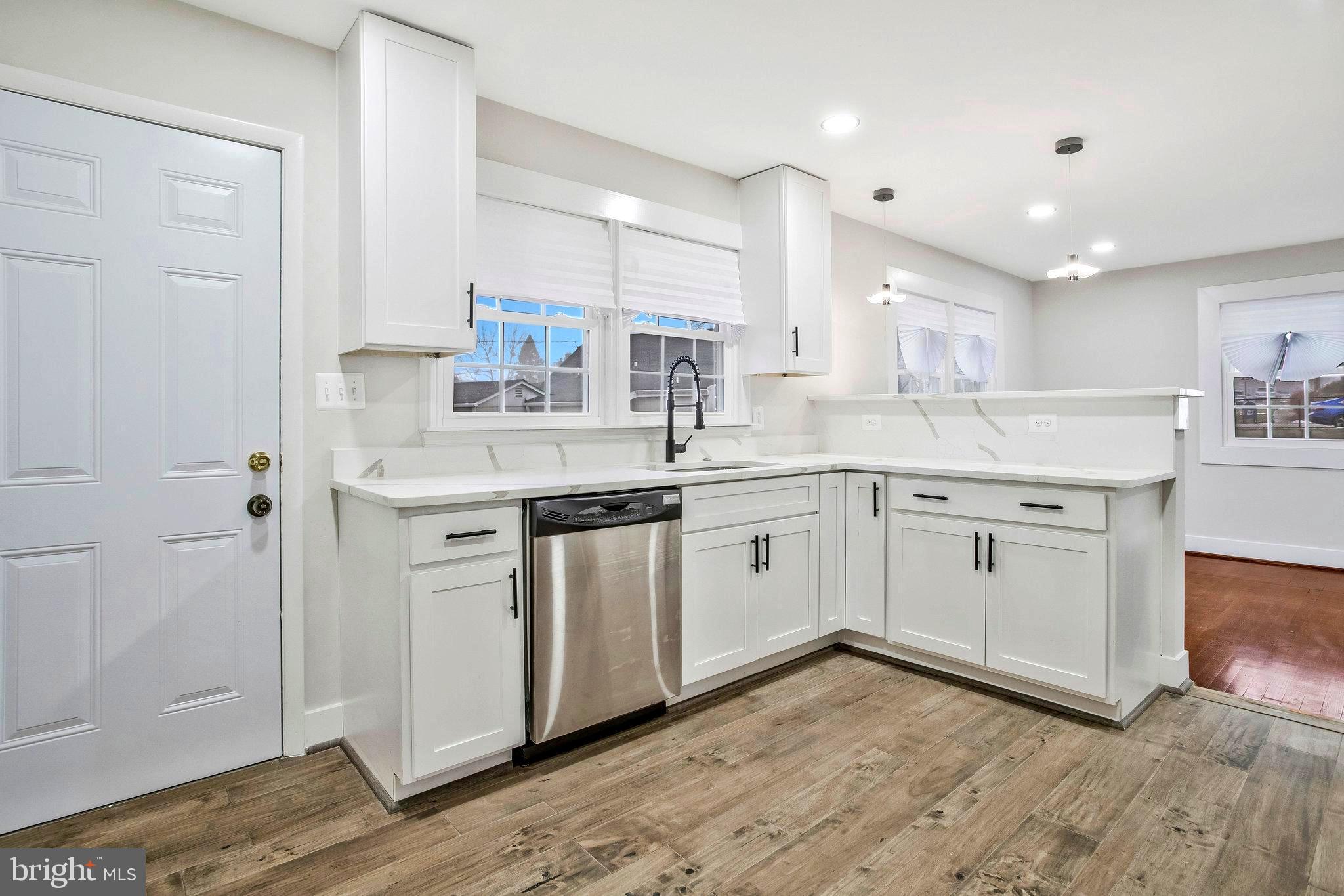 8128 Ridgely Oak Road Parkville, MD 21234 - Photo 11 of 37
