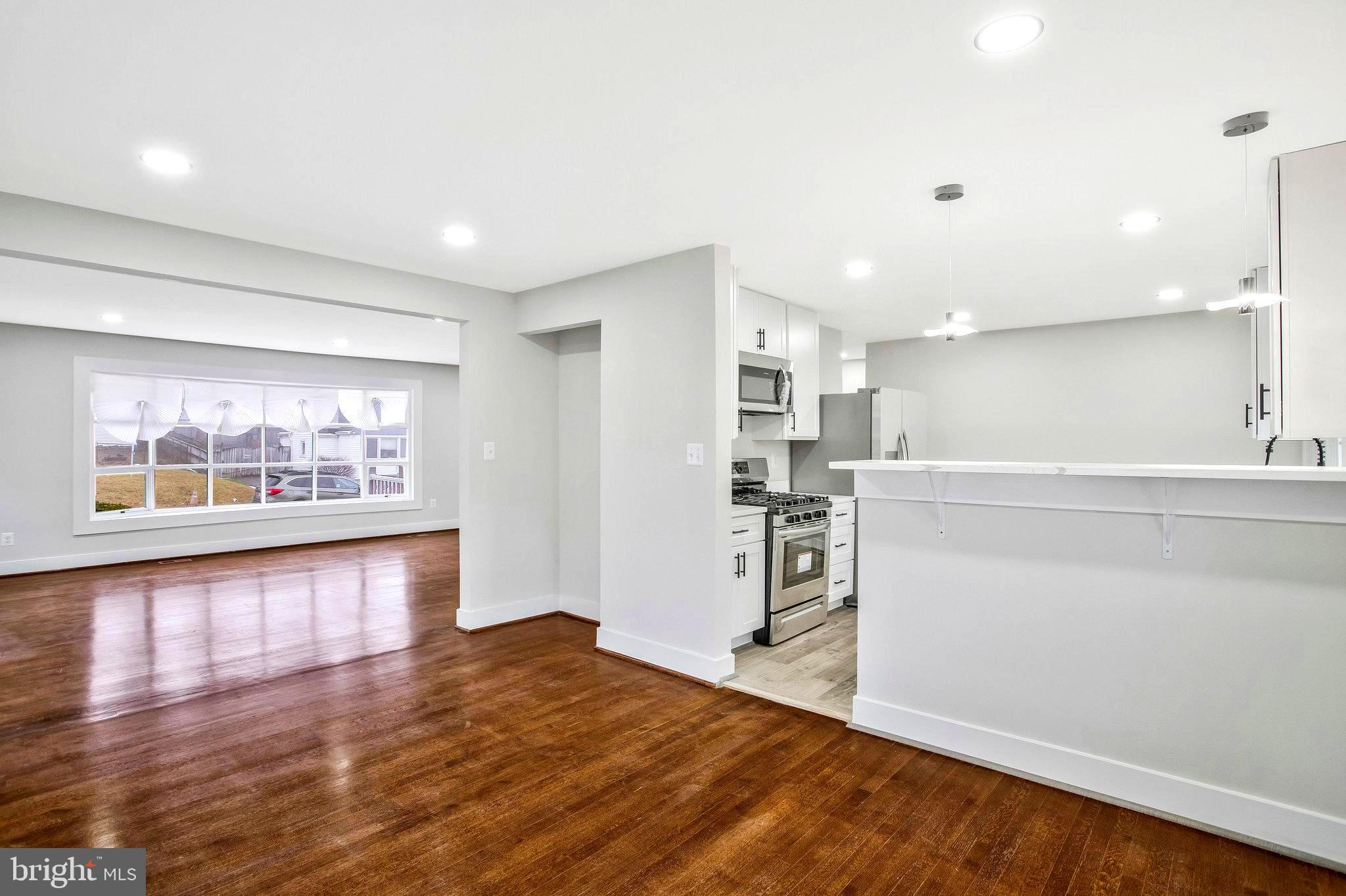 8128 Ridgely Oak Road Parkville, MD 21234 - Photo 14 of 37