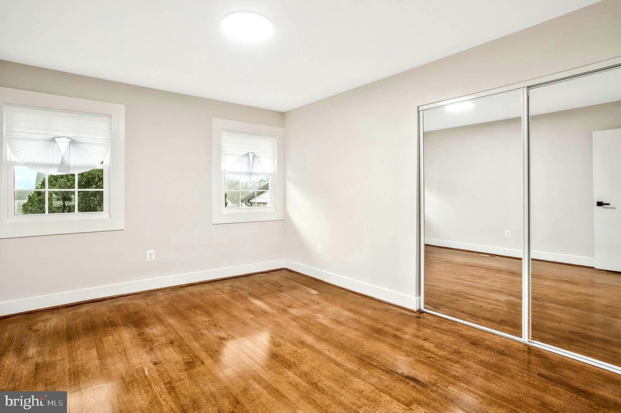 8128 Ridgely Oak Road Parkville, MD 21234 - Photo 20 of 37