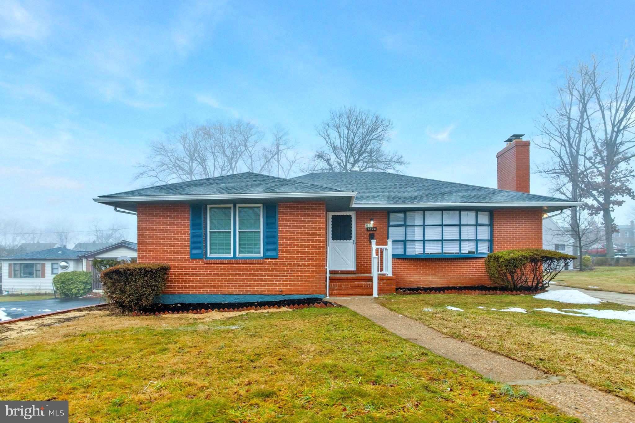 8128 Ridgely Oak Road Parkville, MD 21234 - Photo 2 of 37