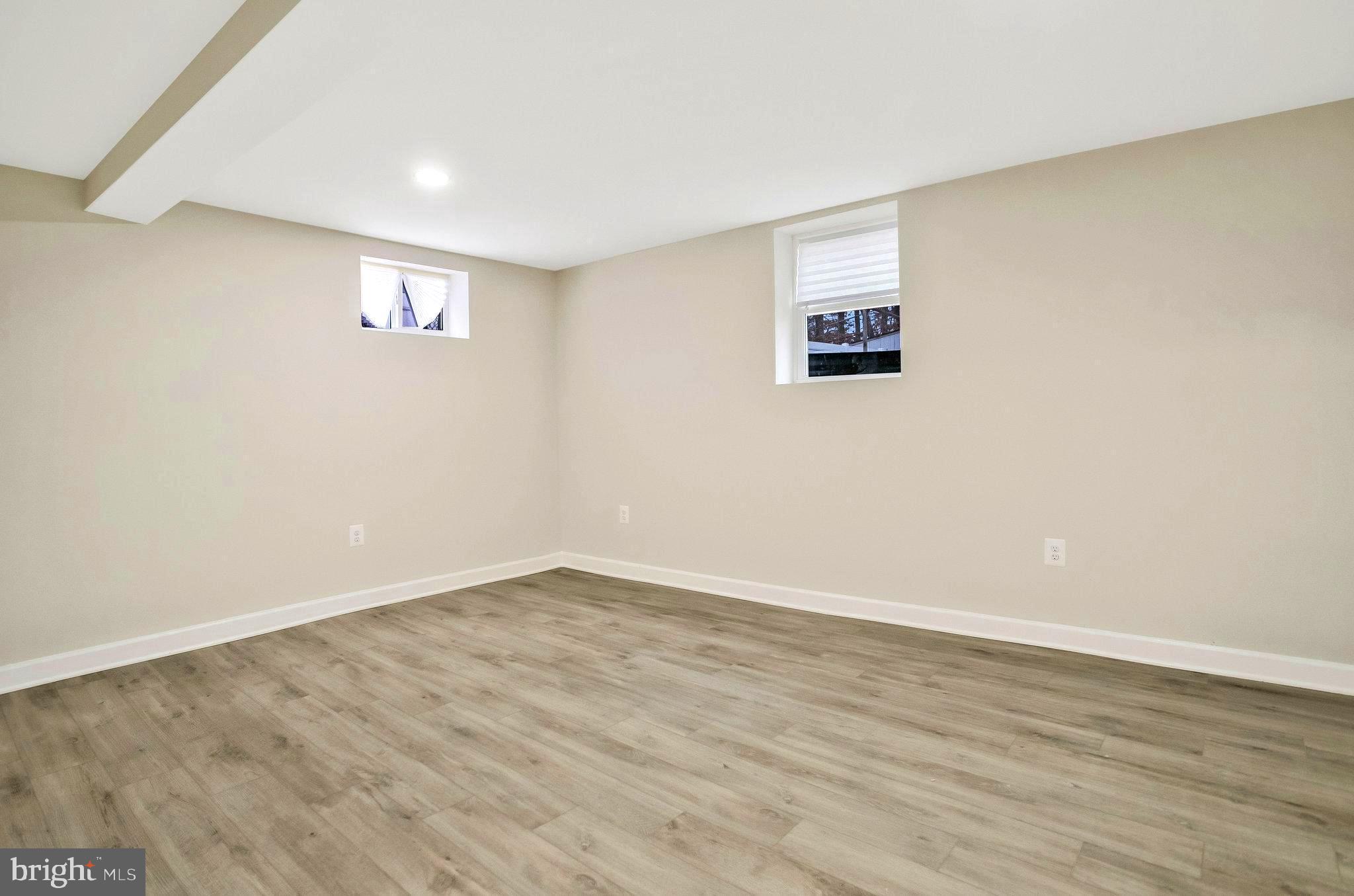 8128 Ridgely Oak Road Parkville, MD 21234 - Photo 28 of 37