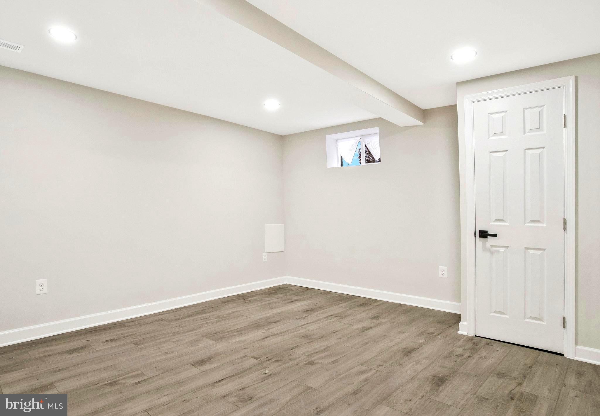 8128 Ridgely Oak Road Parkville, MD 21234 - Photo 30 of 37