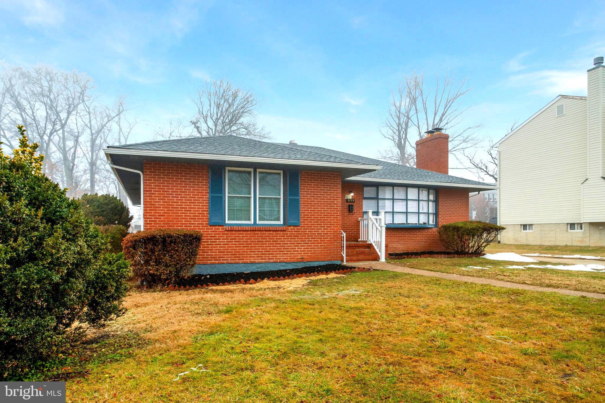 8128 Ridgely Oak Road Parkville, MD 21234 - Photo 3 of 37