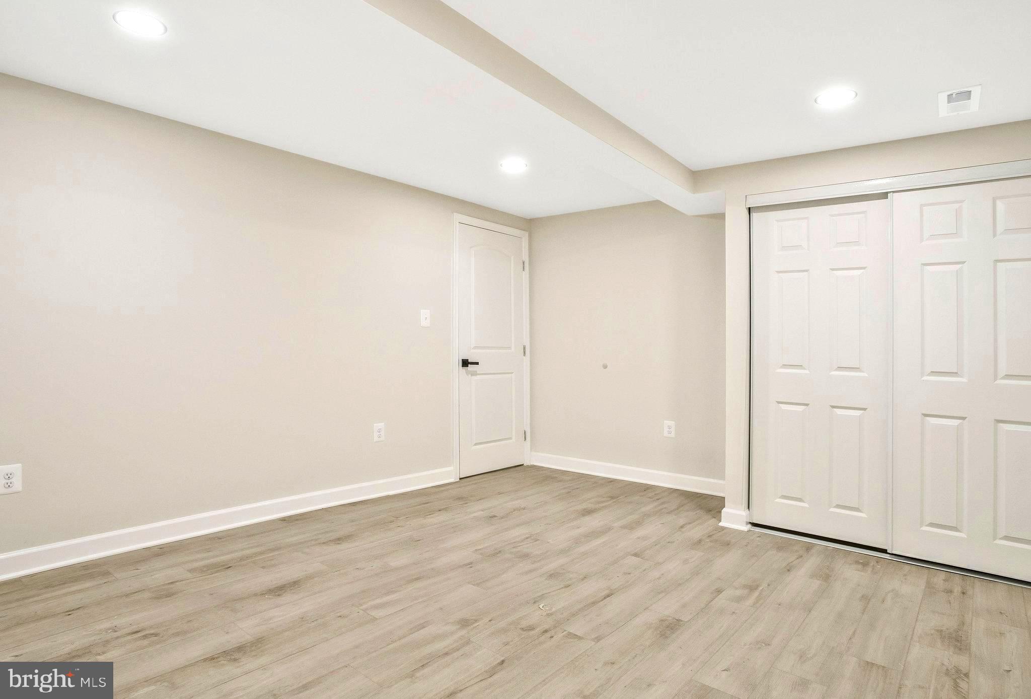 8128 Ridgely Oak Road Parkville, MD 21234 - Photo 31 of 37