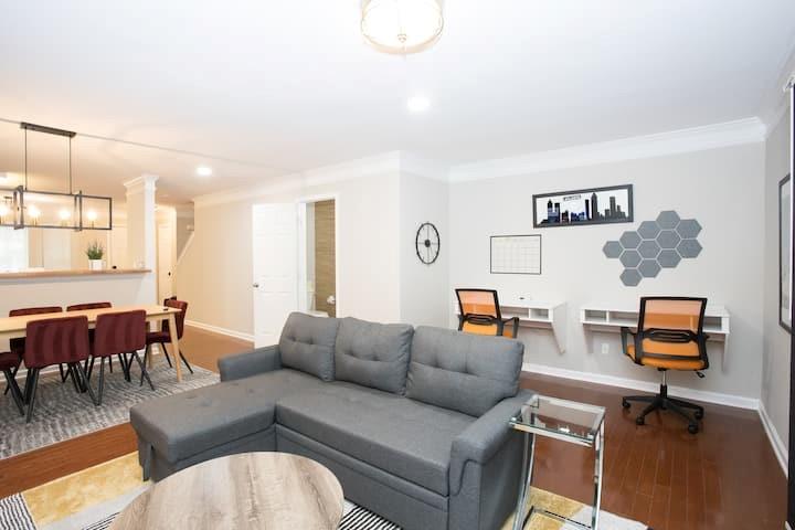 743 Crestwell Circle Atlanta, GA 30331 - Photo 13 of 20 a living room with furniture and a flat screen tv