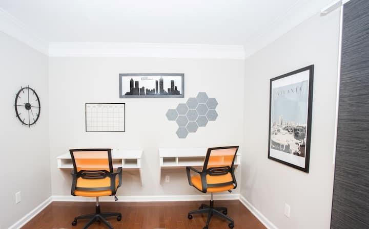 743 Crestwell Circle Atlanta, GA 30331 - Photo 14 of 20 a view of a workspace with furniture