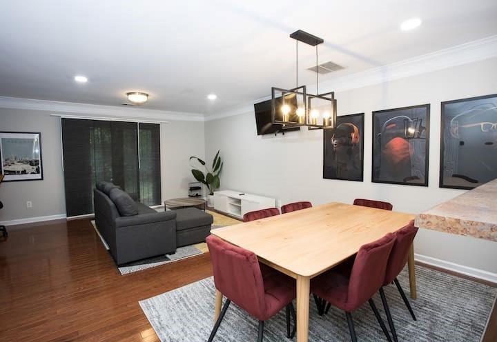 743 Crestwell Circle Atlanta, GA 30331 - Photo 3 of 20 a living room with furniture and a flat screen tv