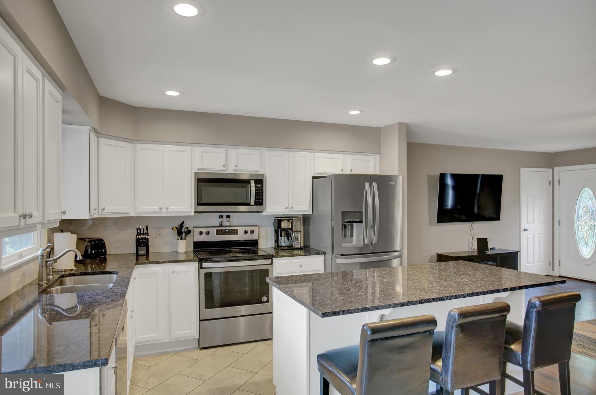 274 Ridge Hill Road Mechanicsburg, PA 17050 - Photo 3 of 21 Gallery Image 3