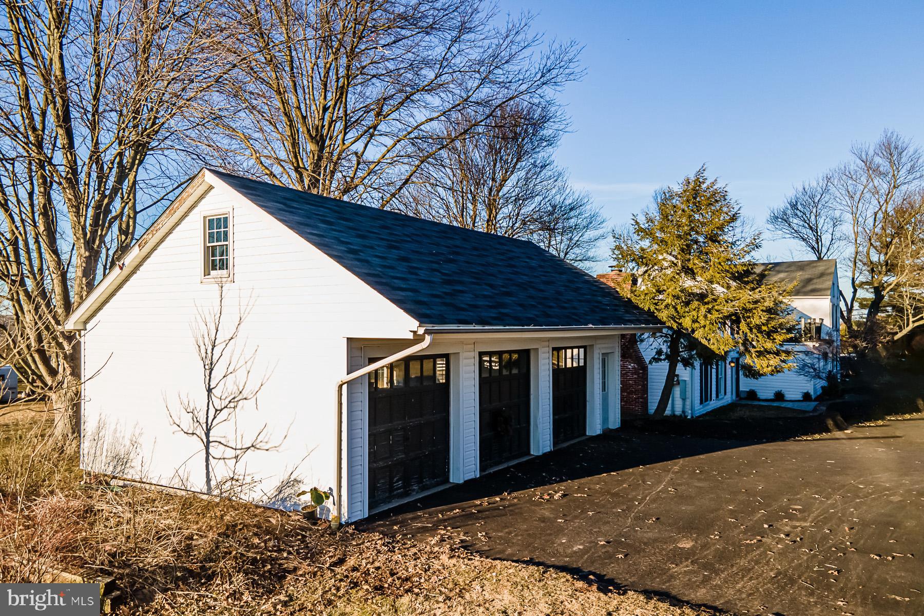 608 Godshall Road Telford, PA 18969 - Photo 6 of 36 Detached 3 car garage