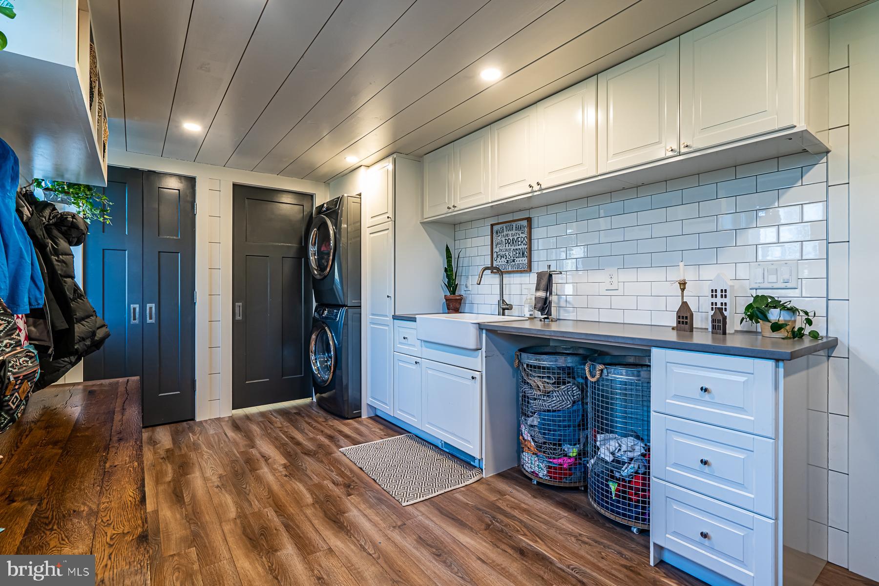 608 Godshall Road Telford, PA 18969 - Photo 8 of 36 mudroom/laundry