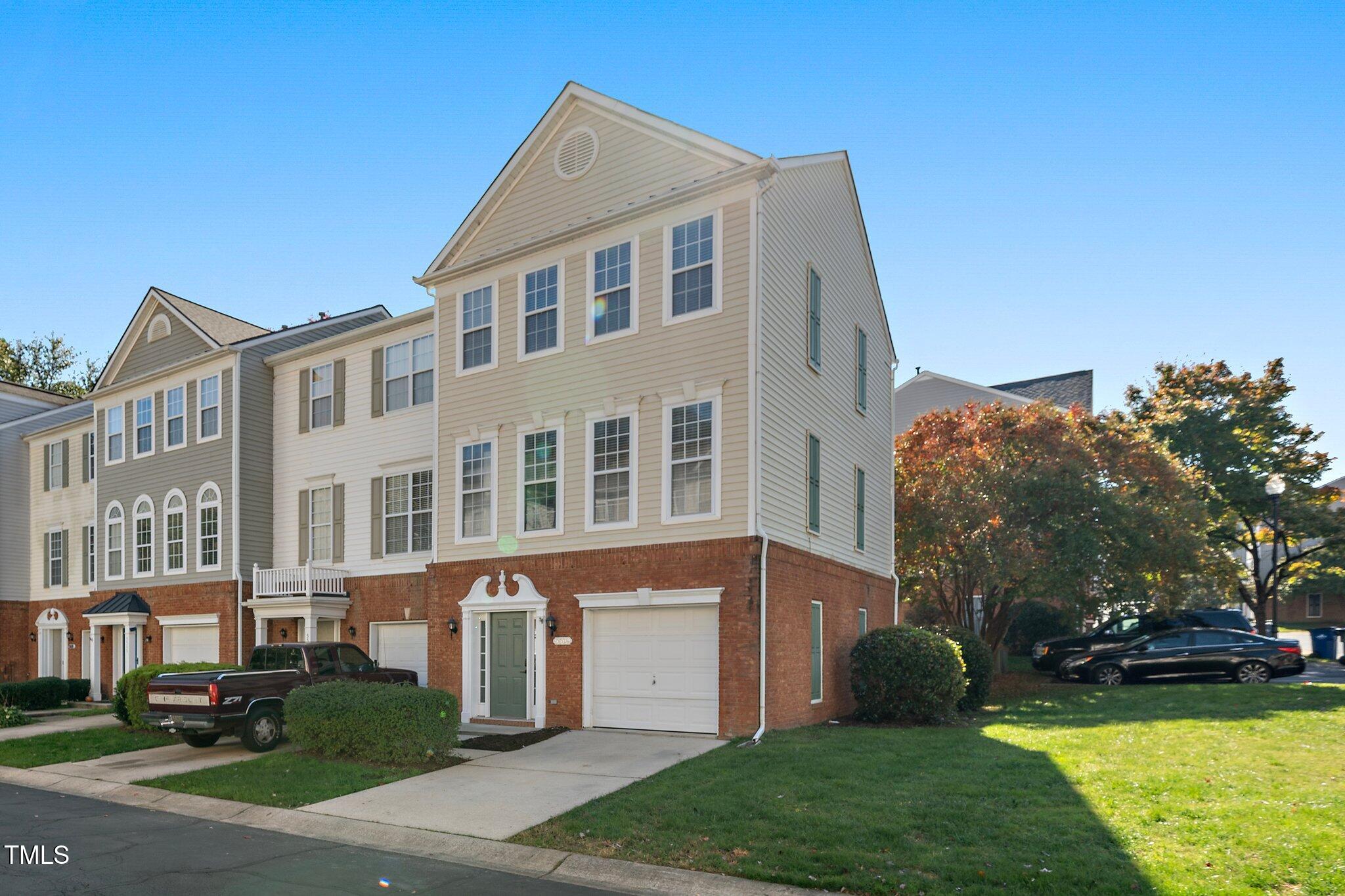 5509 Red Robin Road Raleigh, NC 27613 - Photo 3 of 28 3-web-or-mls-5509 Red Robin (25 of 28) c