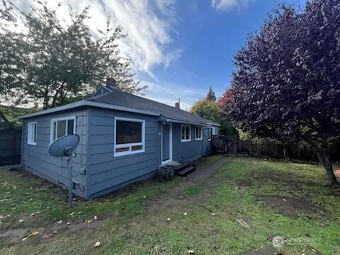 a view of backyard of house