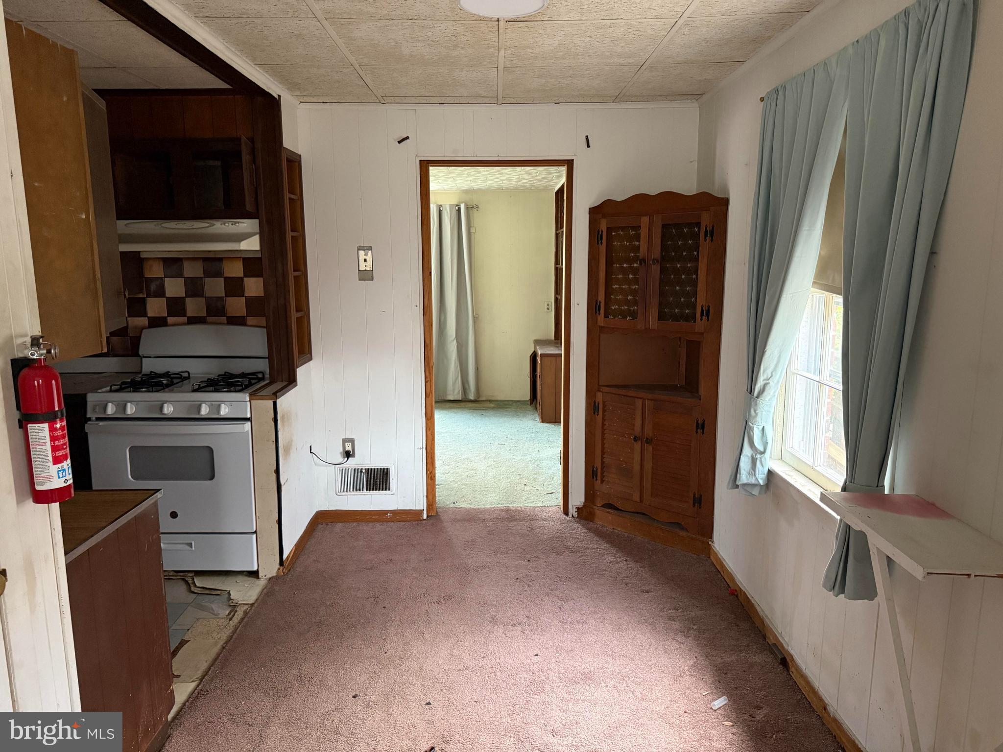 10703 Inwood Avenue Silver Spring, MD 20902 - Photo 5 of 23