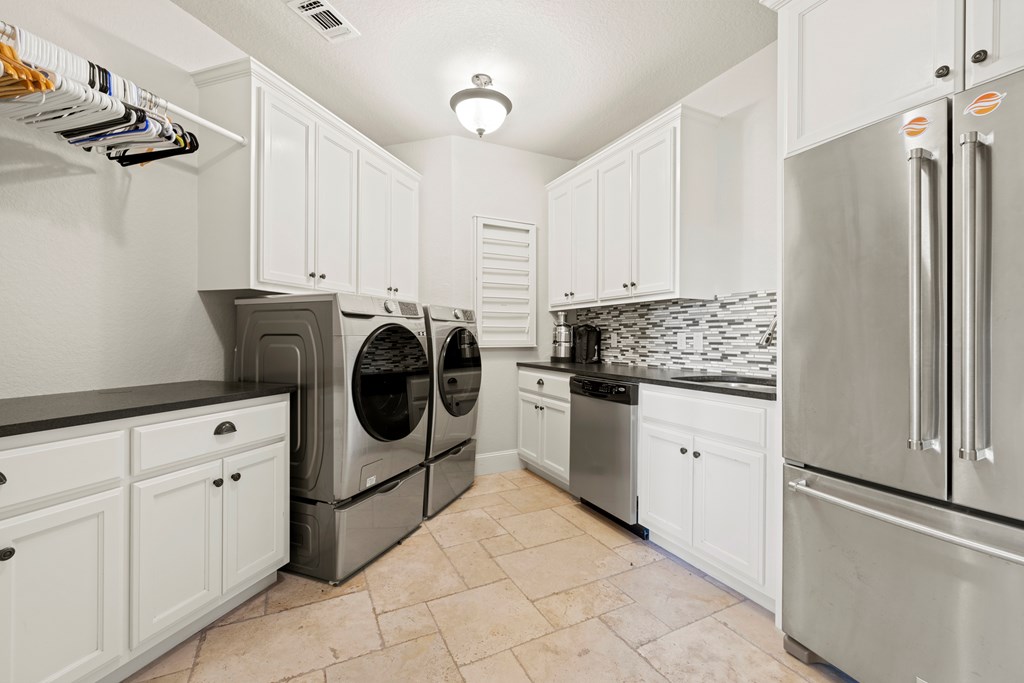 203 Flight Path Fredericksburg, TX 78624 - Photo 20 of 39