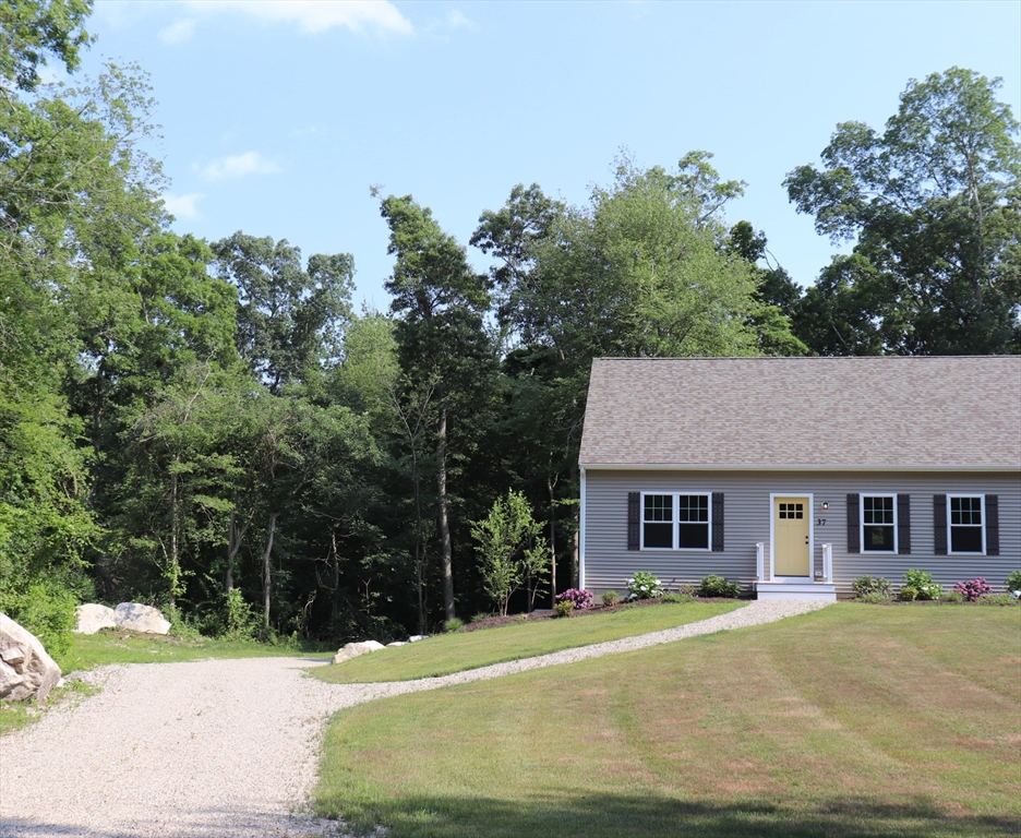 37 Glendale Road, Unit 1 Tiverton, RI 02878 - Photo 1 of 24