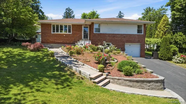 $799,999 | 351 Grandview Boulevard, Yonkers, NY 10710