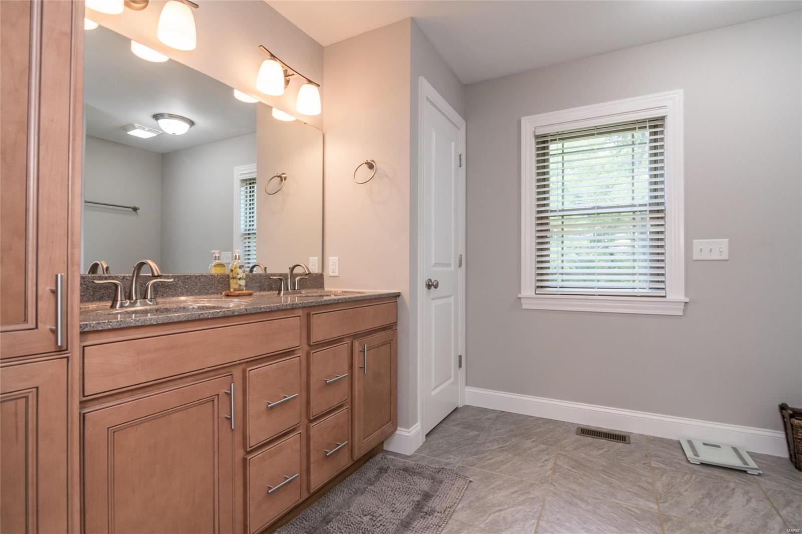 108 Ridge Crossing Lane Troy, IL 62294 - Photo 16 of 38