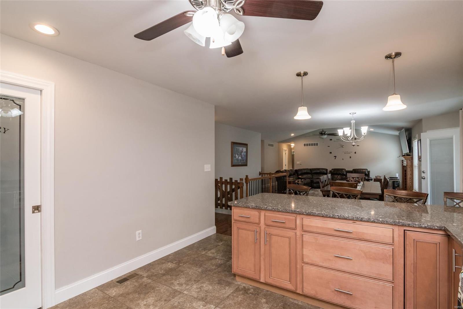 108 Ridge Crossing Lane Troy, IL 62294 - Photo 10 of 38