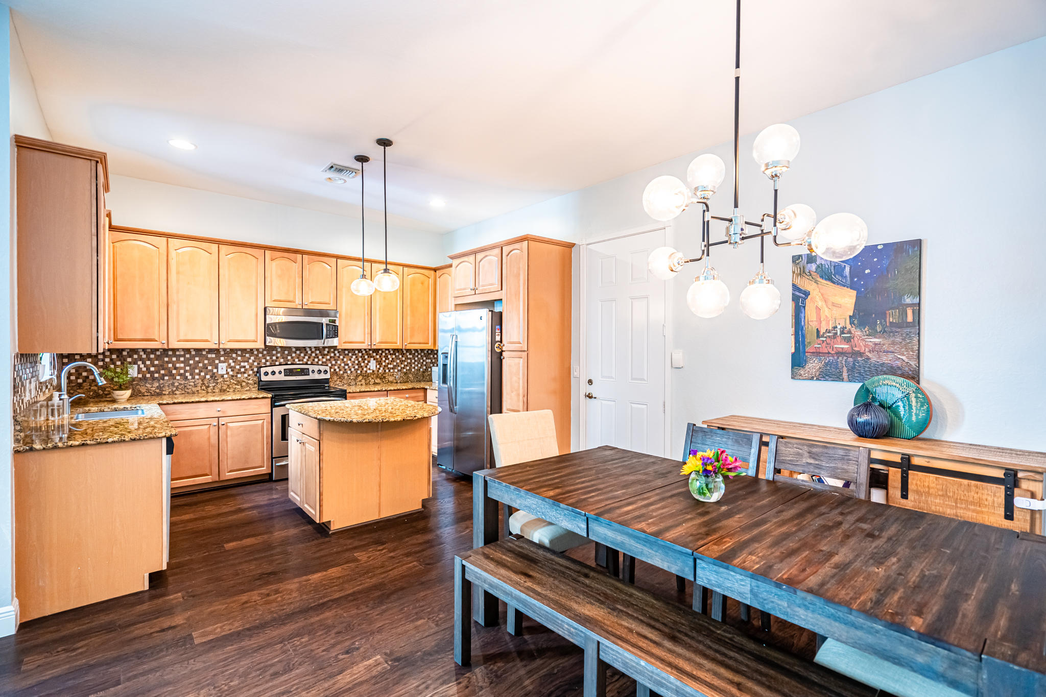807 Northwest 82nd Place Boca Raton, FL 33487 - Photo 6 of 37 Dining/Kitchen