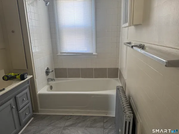 $1,600 | 78-80 Benton Street, Manchester, CT 06040