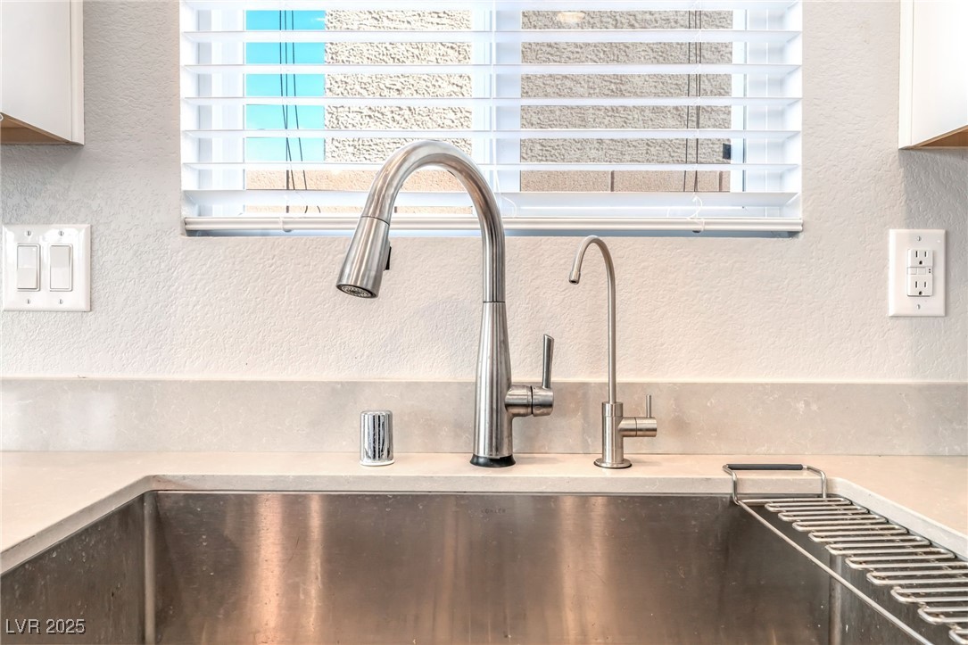 10602 Enridge Avenue Las Vegas, NV 89166 - Photo 7 of 26