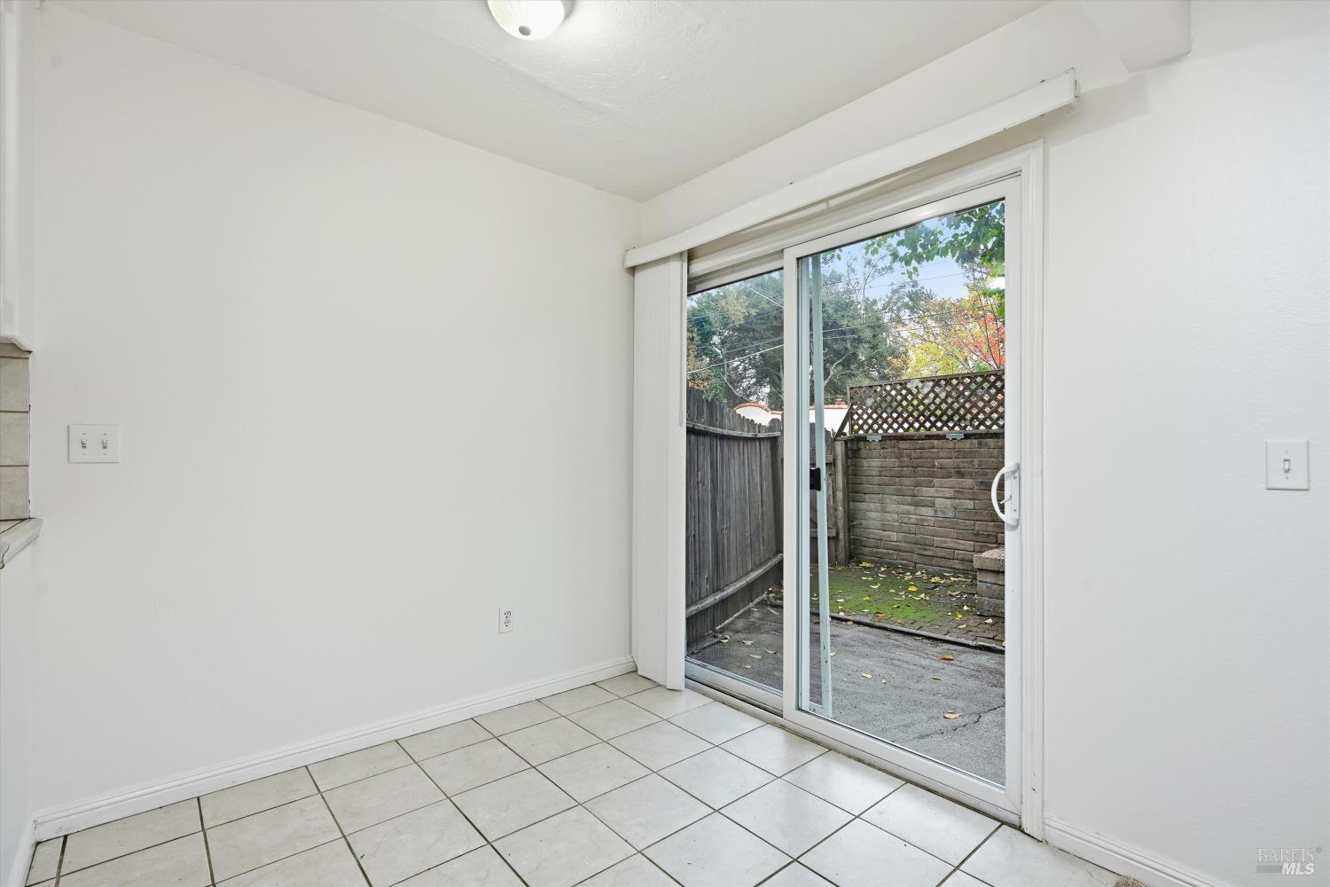 1213 Fair Oaks Avenue Santa Rosa, CA 95404 - Photo 11 of 27 a view of an empty room and window