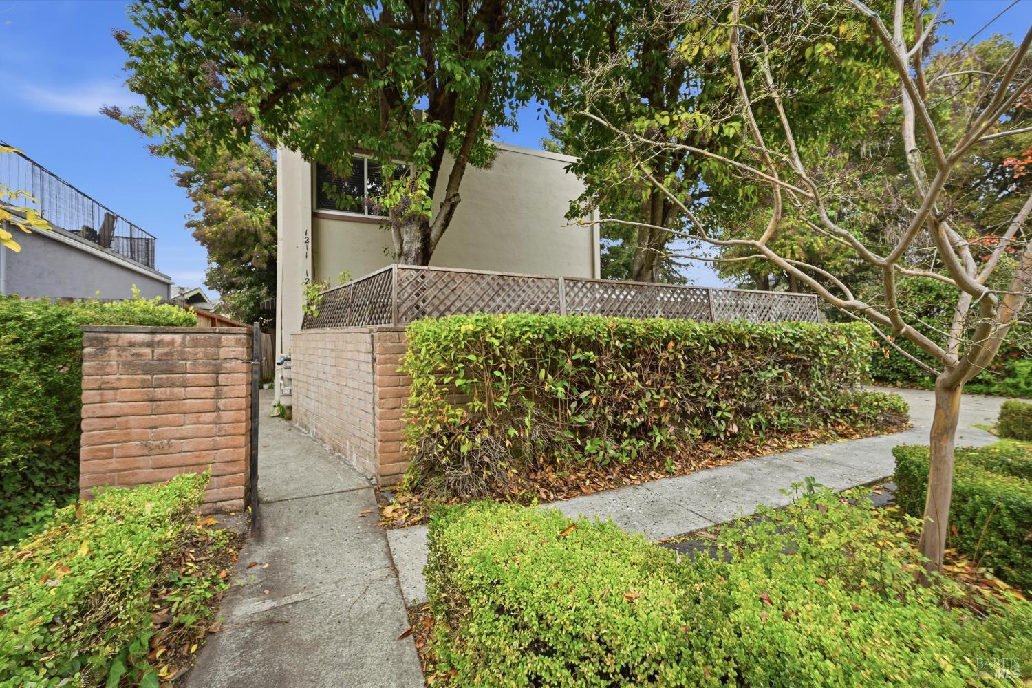 1213 Fair Oaks Avenue Santa Rosa, CA 95404 - Photo 23 of 27 a view of outdoor space and yard
