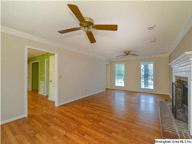 224 Dolphin Circle Alabaster, AL 35007 - Photo 3 of 25