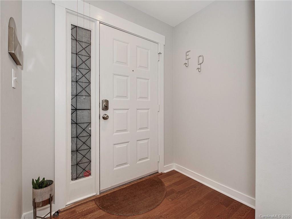 318 Queens Road, Unit 8 Charlotte, NC 28204 - Photo 5 of 24 Gallery Image 5