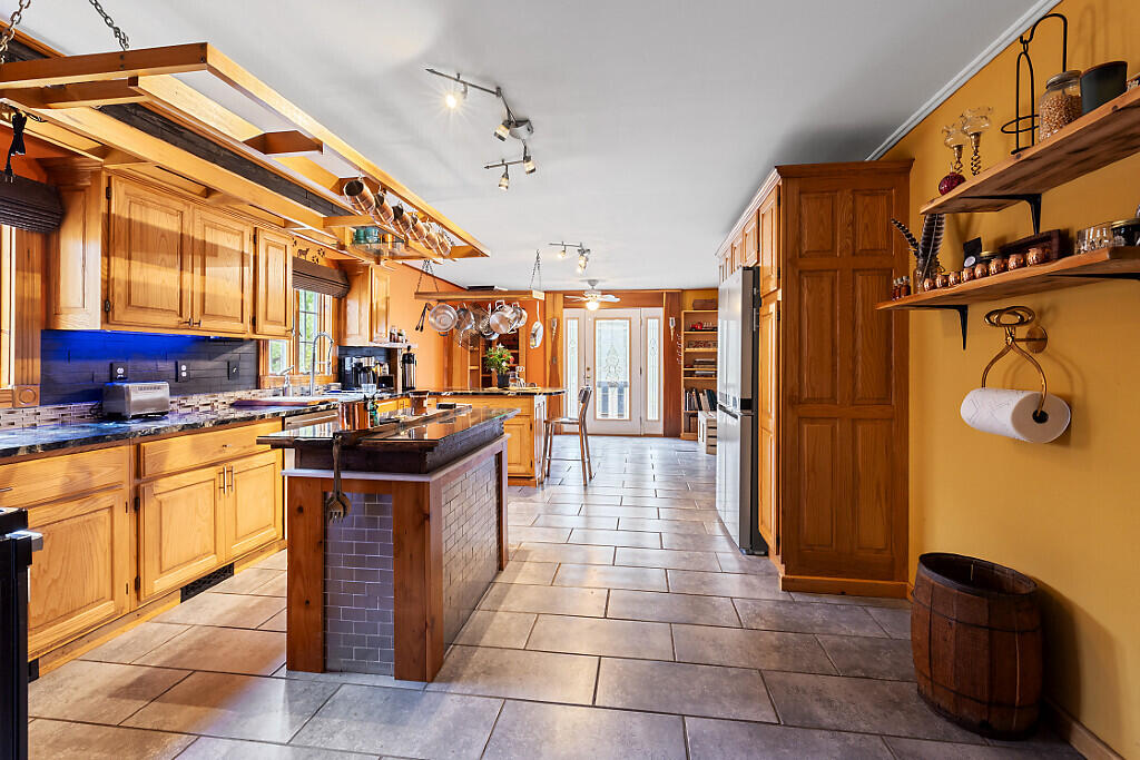 385 Pond Road Sidney, ME 04330 - Photo 16 of 61 31_BP5A0075_DxO_mls