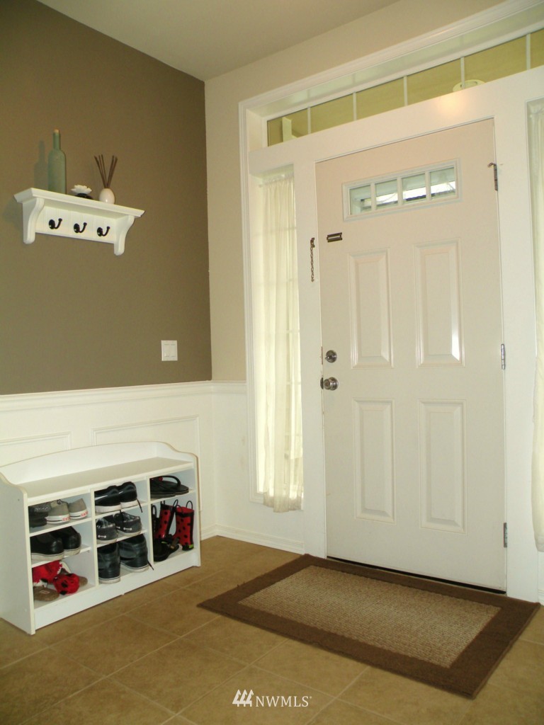 7036 Compass Street Southeast Lacey, WA 98513 - Photo 2 of 9 Gallery Image 2