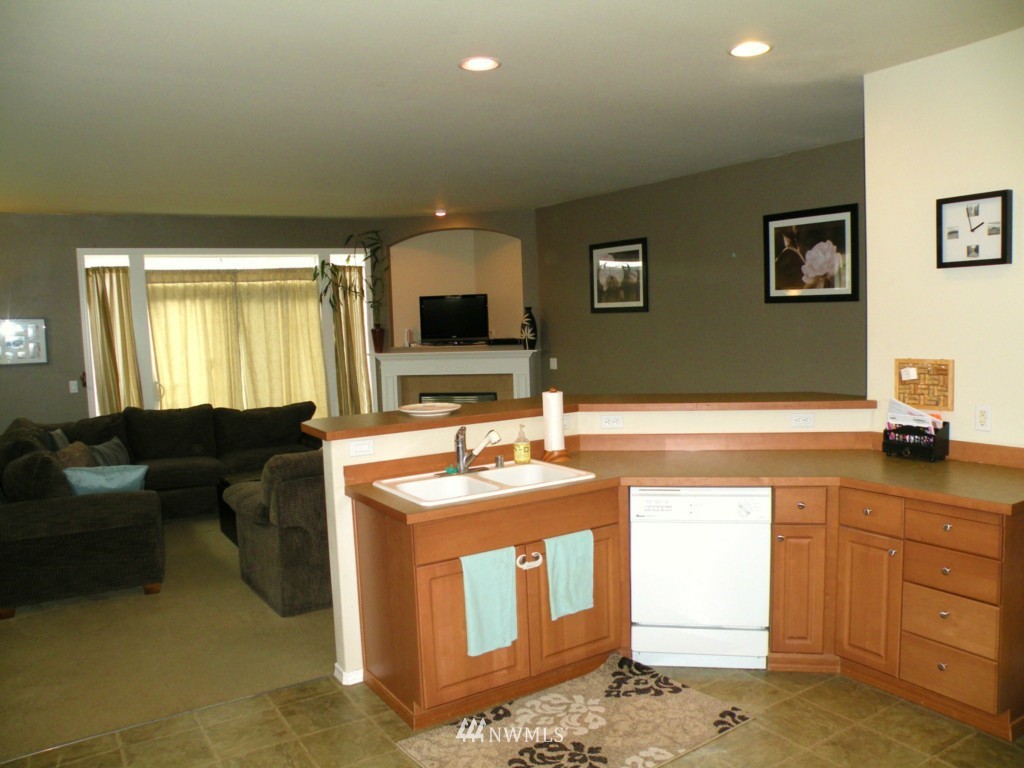 7036 Compass Street Southeast Lacey, WA 98513 - Photo 5 of 9 Gallery Image 5