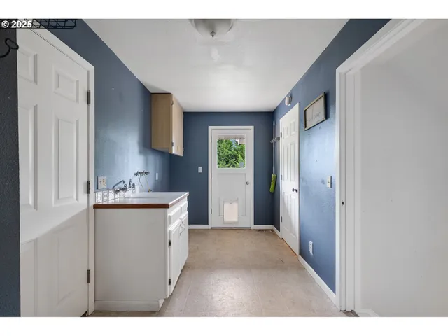 $880,000 | 33281 Kammeyer Road, Scappoose, OR 97056