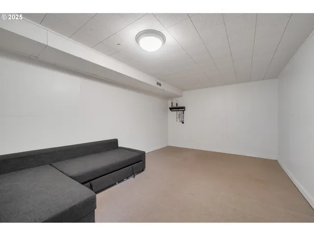 $880,000 | 33281 Kammeyer Road, Scappoose, OR 97056