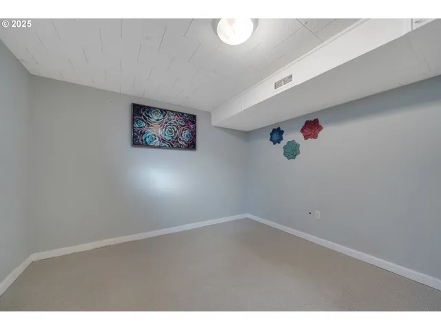 $880,000 | 33281 Kammeyer Road, Scappoose, OR 97056