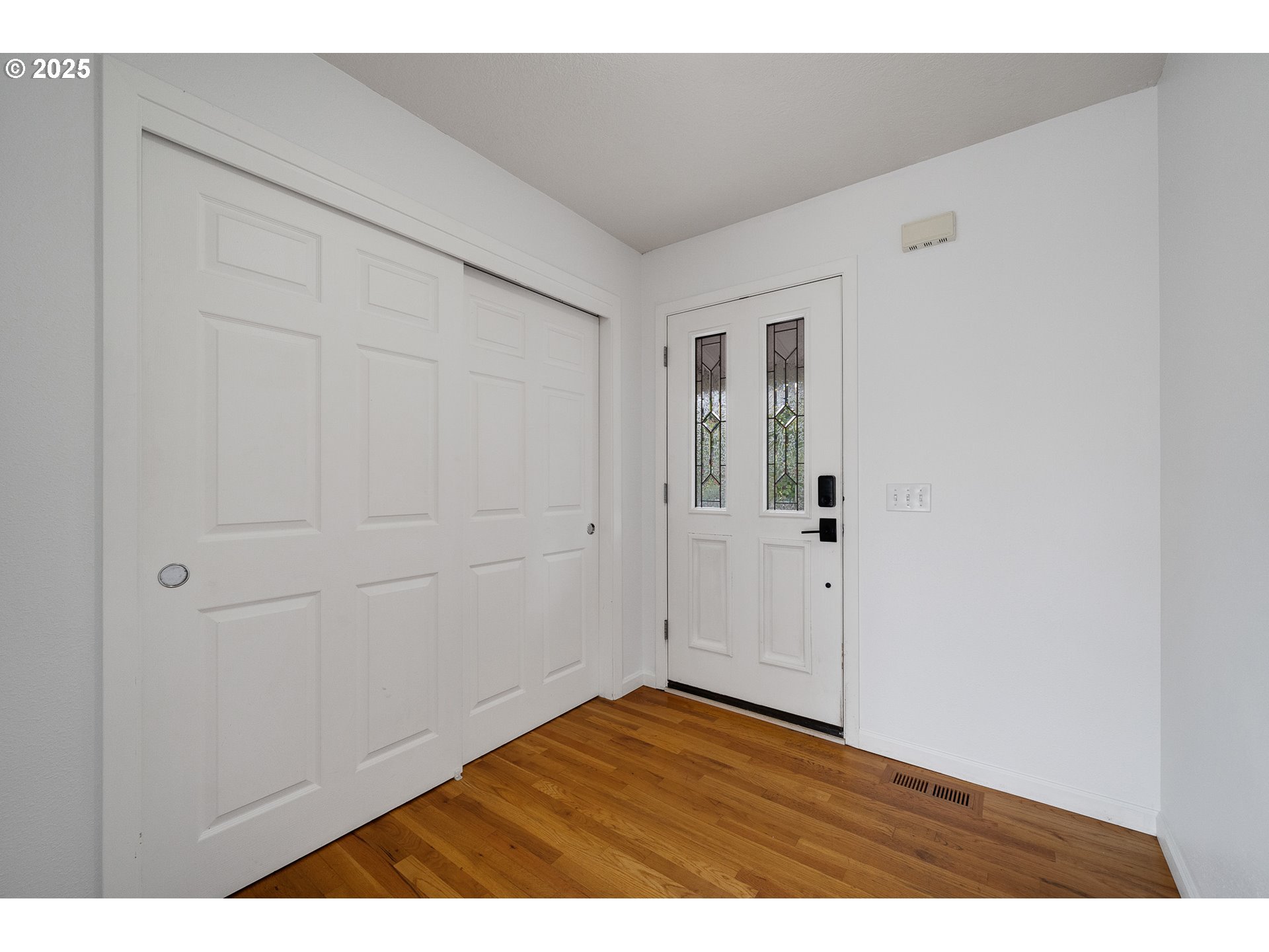 33281 Kammeyer Road Scappoose, OR 97056 - Photo 6 of 48 a view of an empty room