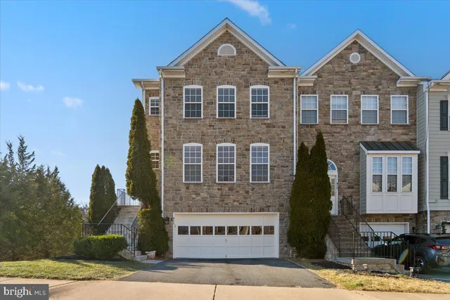 $3,200 | 927 Buttonwood Terrace Northeast, Leesburg, VA 20176