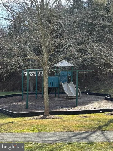 $3,200 | 927 Buttonwood Terrace Northeast, Leesburg, VA 20176