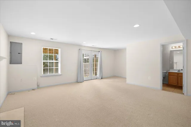 $3,200 | 927 Buttonwood Terrace Northeast, Leesburg, VA 20176