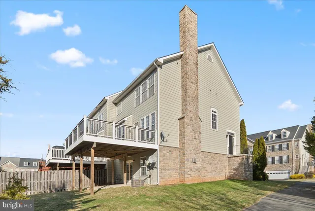 $3,200 | 927 Buttonwood Terrace Northeast, Leesburg, VA 20176