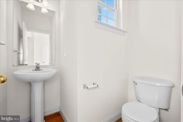 $3,200 | 927 Buttonwood Terrace Northeast, Leesburg, VA 20176