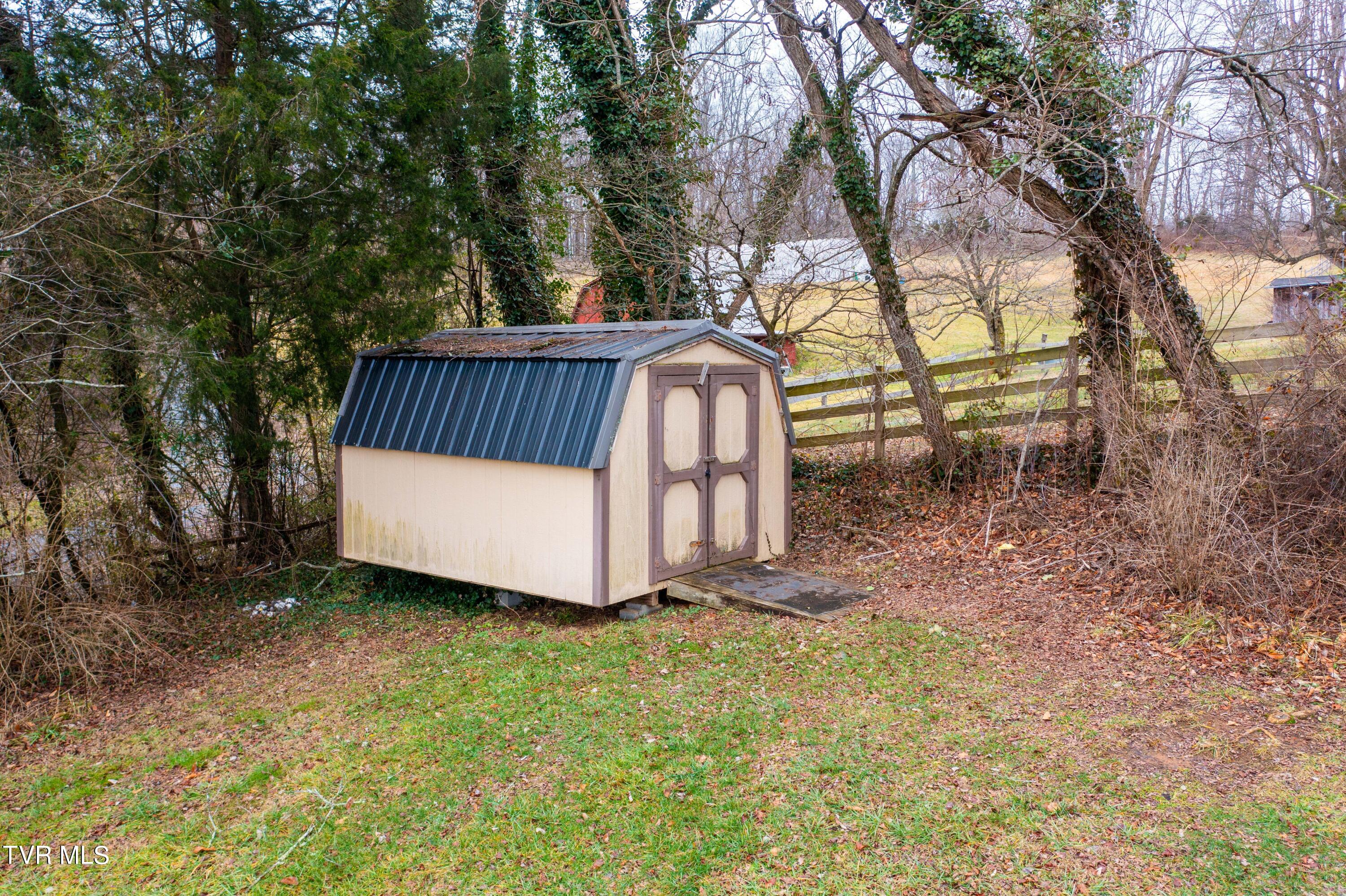 1024 North Paperville Road Bristol, TN 37620 - Photo 27 of 28 N Paperville Rd-12
