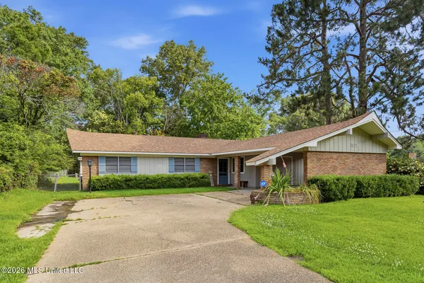 $209,900 | 1012 Briarwood Drive, Clinton, MS 39056