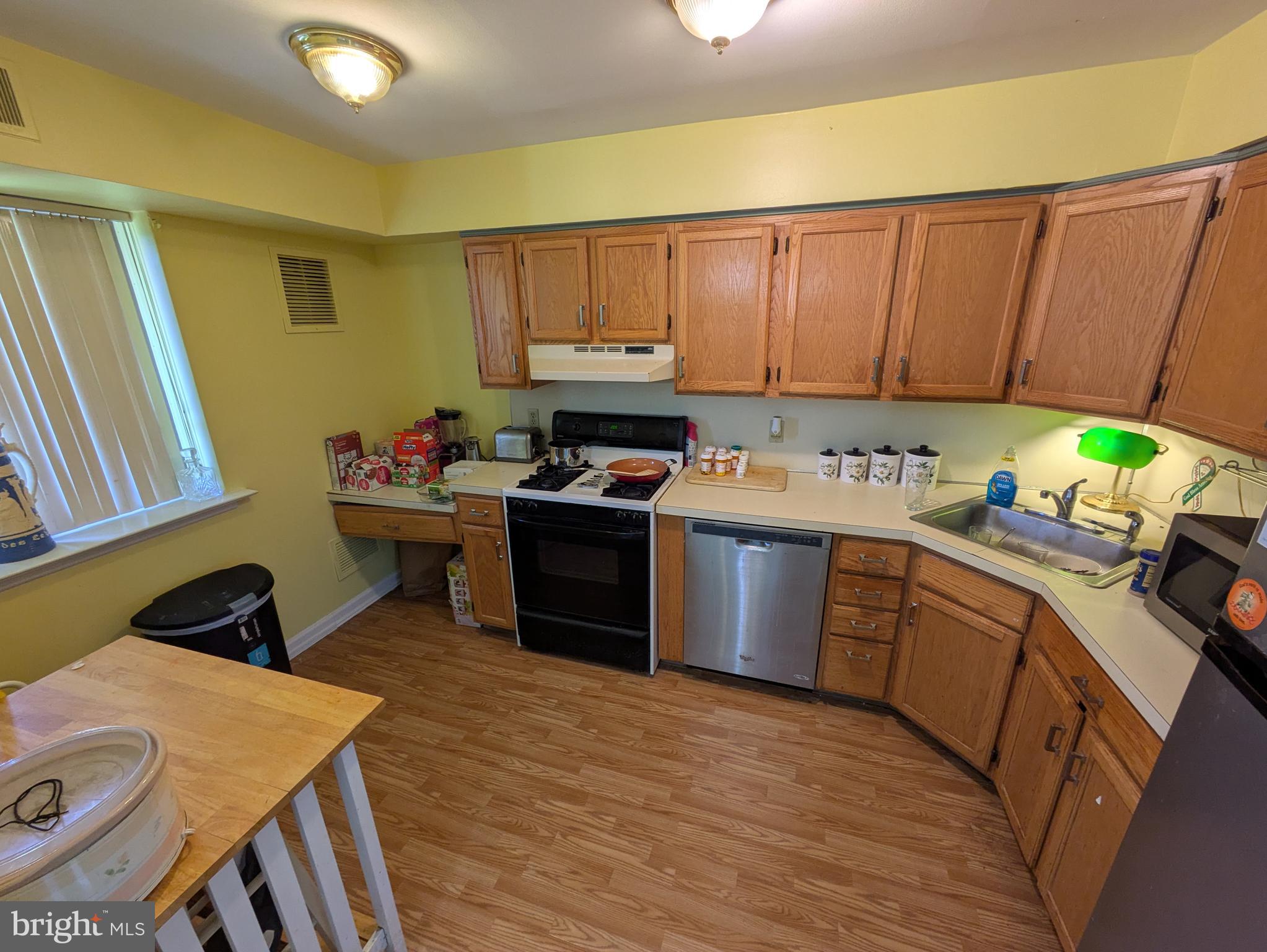 1575 Creekside Road Whitehall, PA 18052 - Photo 4 of 10
