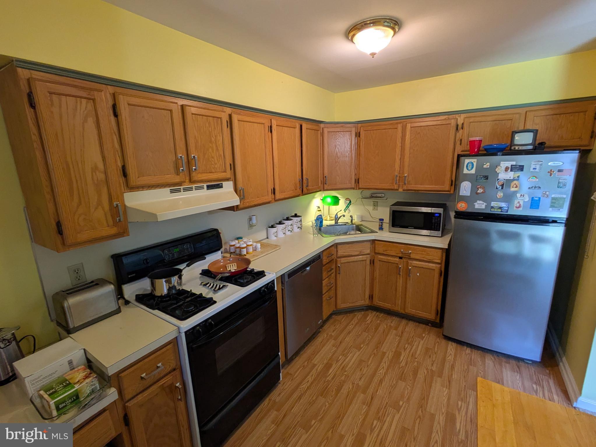 1575 Creekside Road Whitehall, PA 18052 - Photo 5 of 10