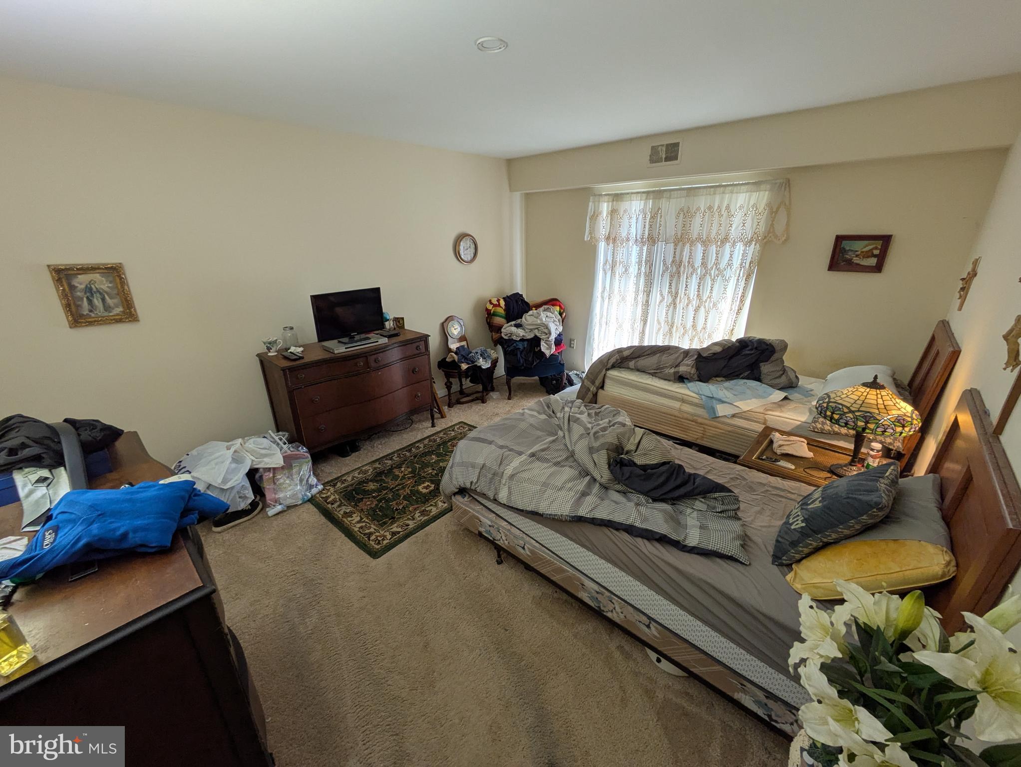 1575 Creekside Road Whitehall, PA 18052 - Photo 8 of 10